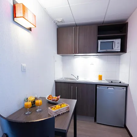 Zenitude Hotel-residences Gare アパートホテル ニーム