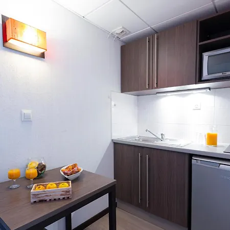 Zenitude Hôtel-résidences Gare 3*